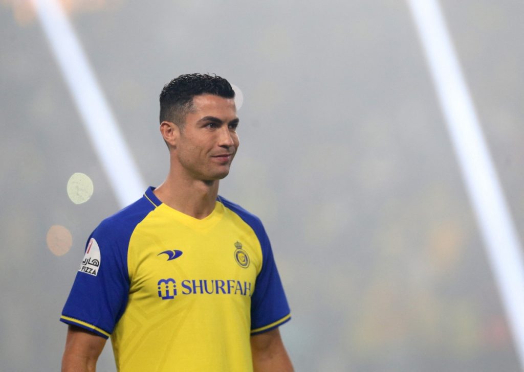 Áo thi đấu Ronaldo Al Nassr đã cháy hàng sau vài giờ